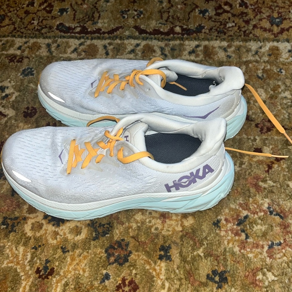 8W Hoka Clifton 8